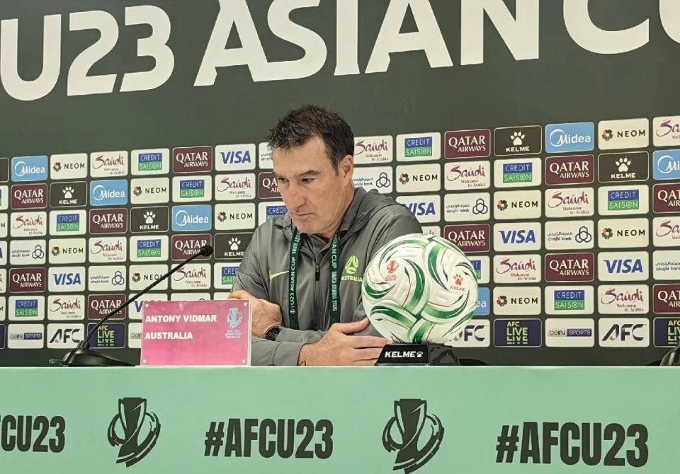 kaiyun-澳大利亚球员快速突破，破解对手防线